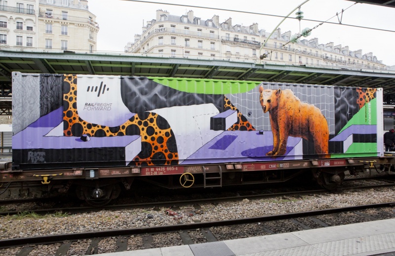 Noah’s train stops in Paris